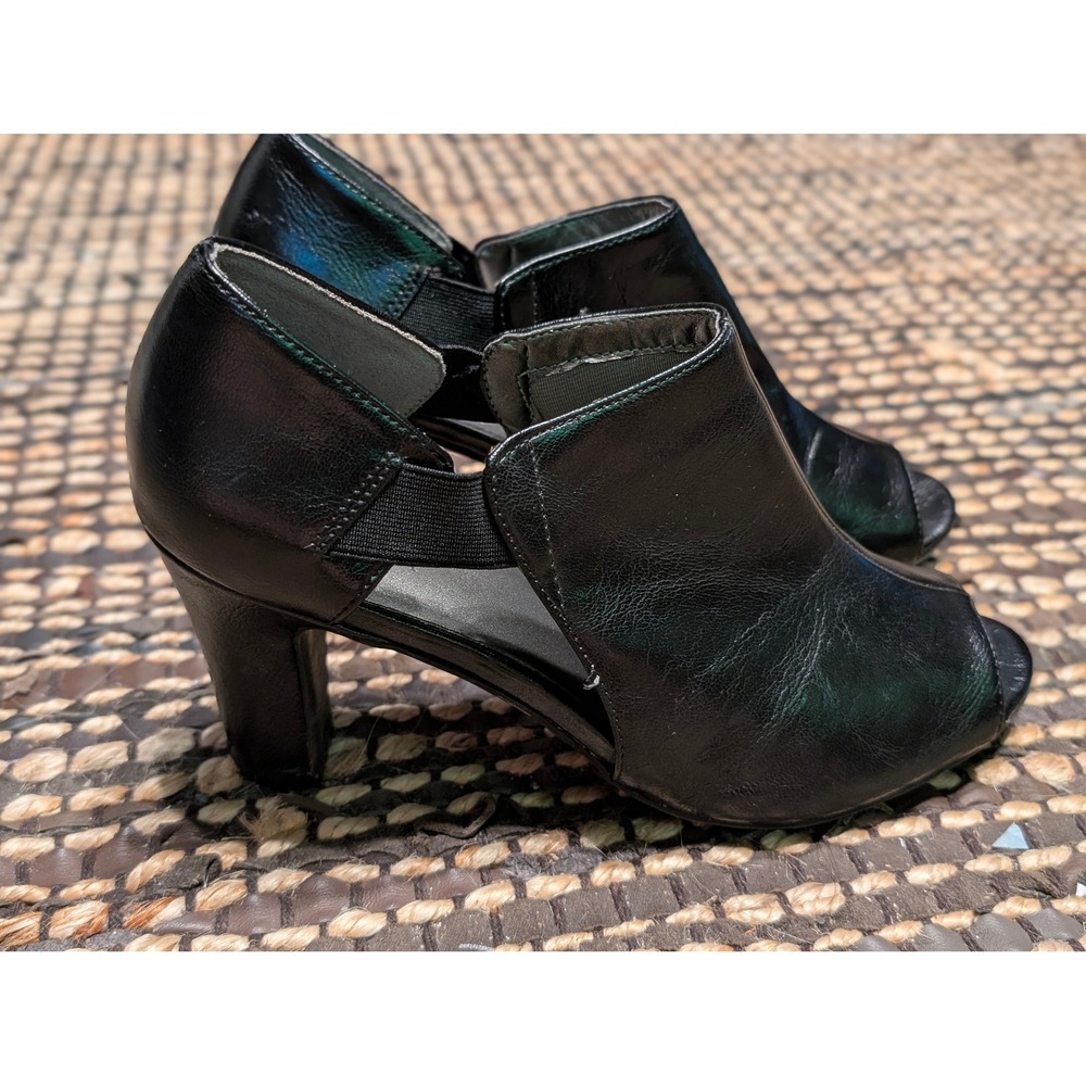 Lifestride Simply Comfort Black Peep Toe Booties Cutout Block Heel size 8.5 - Picture 2 of 7